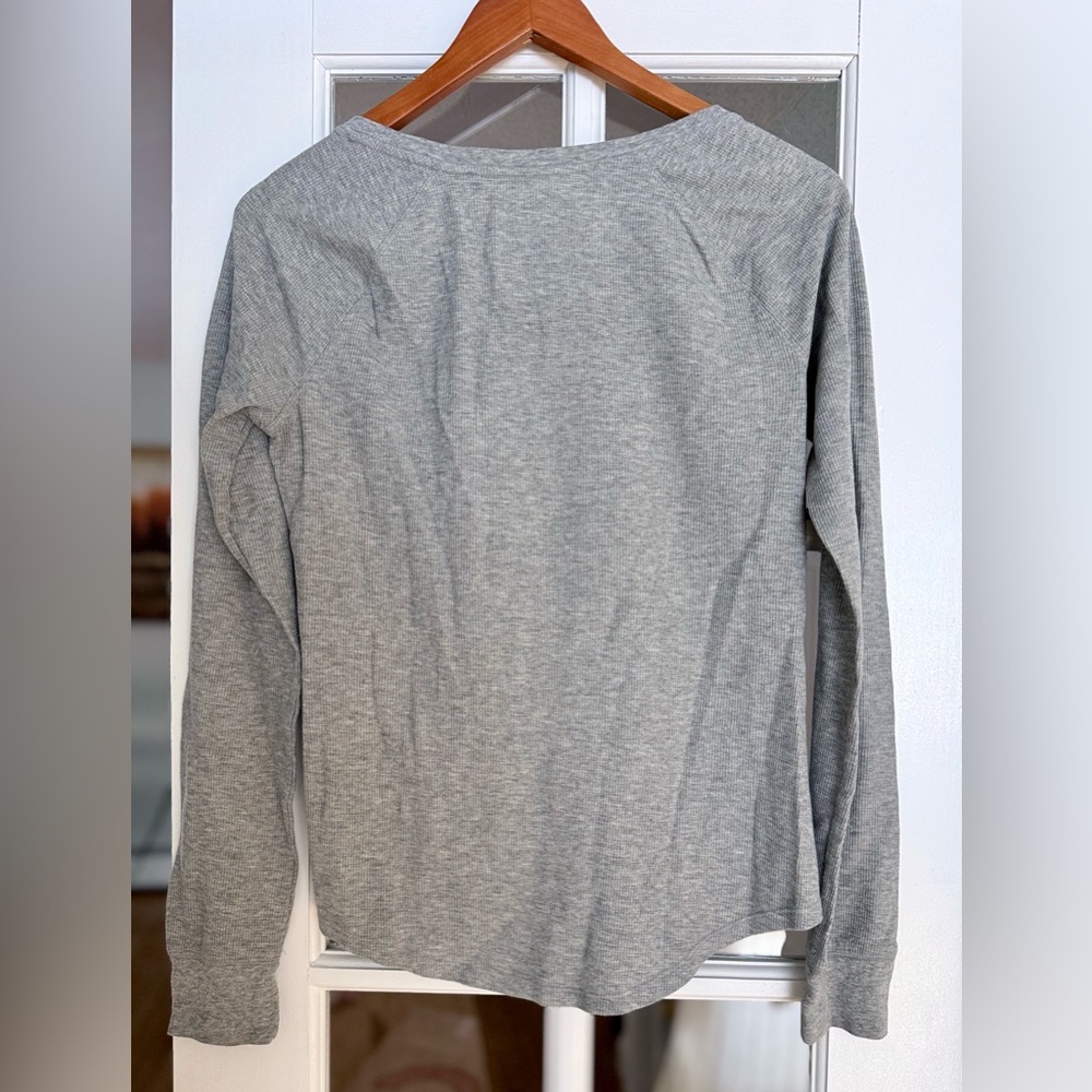 Victoria Secret Pink Logo Sleep Thermal Shirt, Grey Size Large - Picture 2 of 4
